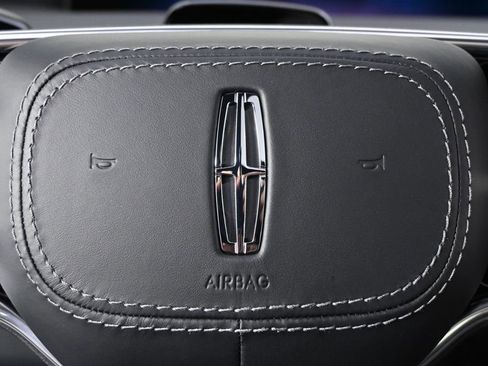New 2026 Lincoln Navigator Reserve AWD/4WD image 36