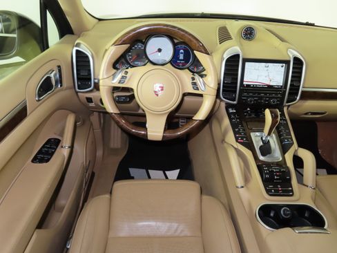 Used 2012 Porsche Cayenne S image 38