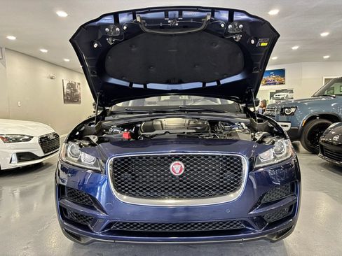 Used 2018 Jaguar F-PACE Premium AWD/4WD image 45