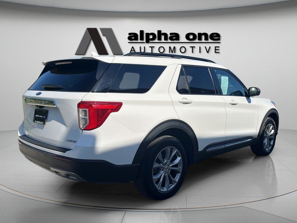 Used 2024 Ford Explorer XLT w/ Equipment Group 202A AWD/4WD image 6