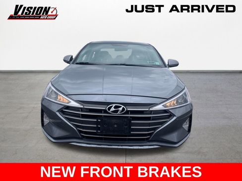 Used 2019 Hyundai Elantra SE w/ Cargo Package FWD image 3