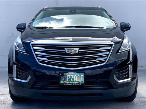 Used 2017 Cadillac XT5 Luxury w/ Driver Awareness Package FWD image 6