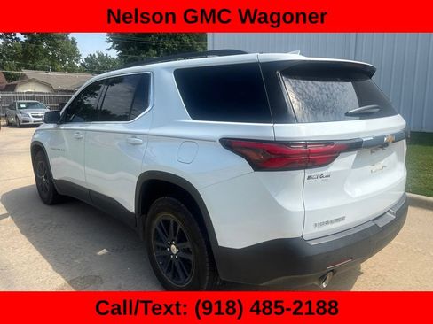 Used 2022 Chevrolet Traverse LT FWD image 7