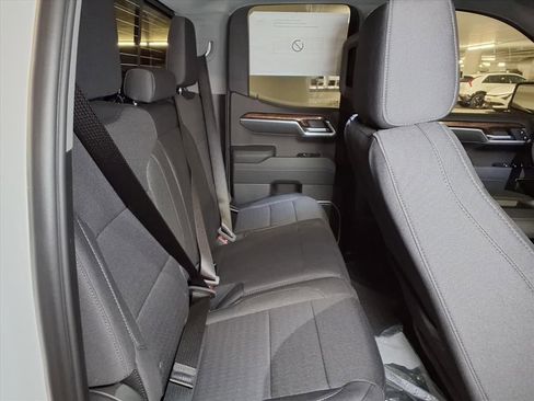 New 2026 GMC Sierra 1500 SLE w/ X31 Off-Road Package AWD/4WD image 7