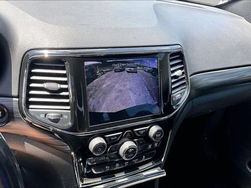 Used 2021 Jeep Grand Cherokee Laredo X AWD/4WD image 19
