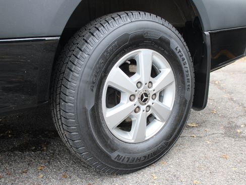 Used 2020 Mercedes-Benz Sprinter 2500 image 38