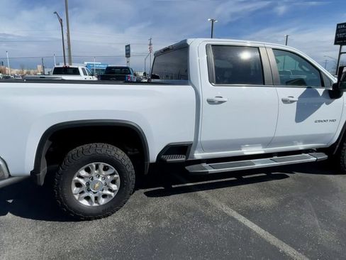 Used 2024 Chevrolet Silverado 2500 LT AWD/4WD image 2