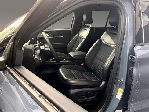 Used 2025 Ford Explorer ST-Line w/ Premium Package image 14