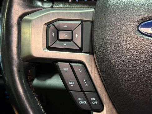 Used 2022 Ford F350 Platinum w/ FX4 Off-Road Package AWD/4WD image 26