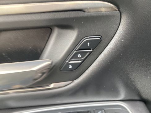 Used 2021 RAM 1500 Limited w/ Body Color Bumper Group image 31