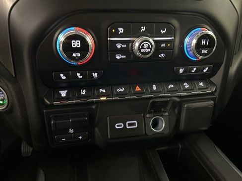 Used 2022 GMC Sierra 2500 Denali image 21