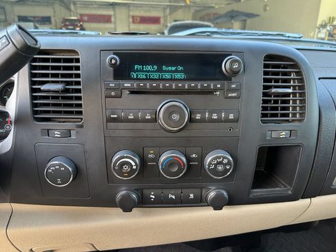 Used 2008 GMC Sierra 1500 SLE w/ Power Pack Plus AWD/4WD image 7