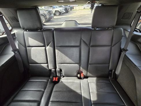 Used 2023 Cadillac Escalade Luxury AWD/4WD image 16