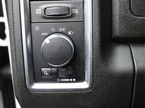 Used 2022 RAM 1500 Classic SLT image 20