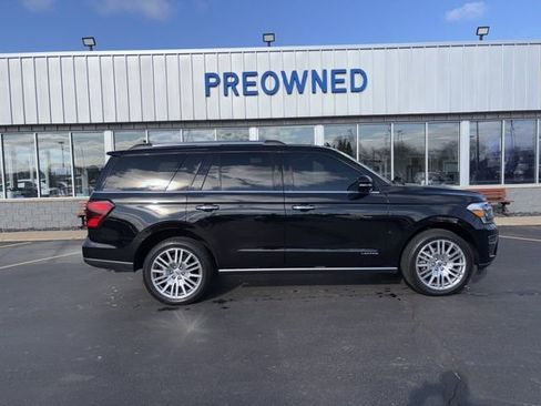 Used 2024 Ford Expedition Limited AWD/4WD image 2