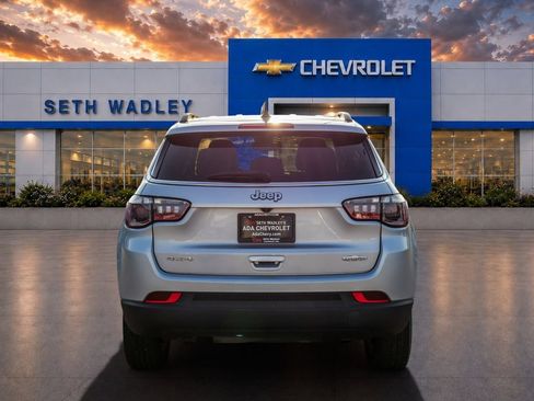 Used 2024 Jeep Compass Latitude AWD/4WD image 6