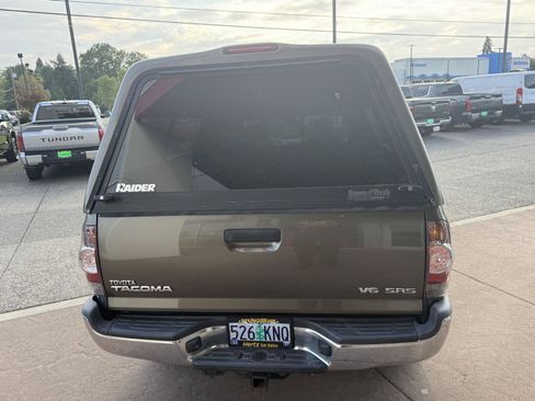 Used 2012 Toyota Tacoma 4x4 Access Cab V6 w/ SR5 Pkg image 5