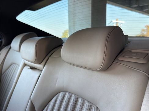 Used 2022 Genesis G70 3.3T image 30