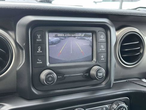 Used 2018 Jeep Wrangler Sport AWD/4WD image 25