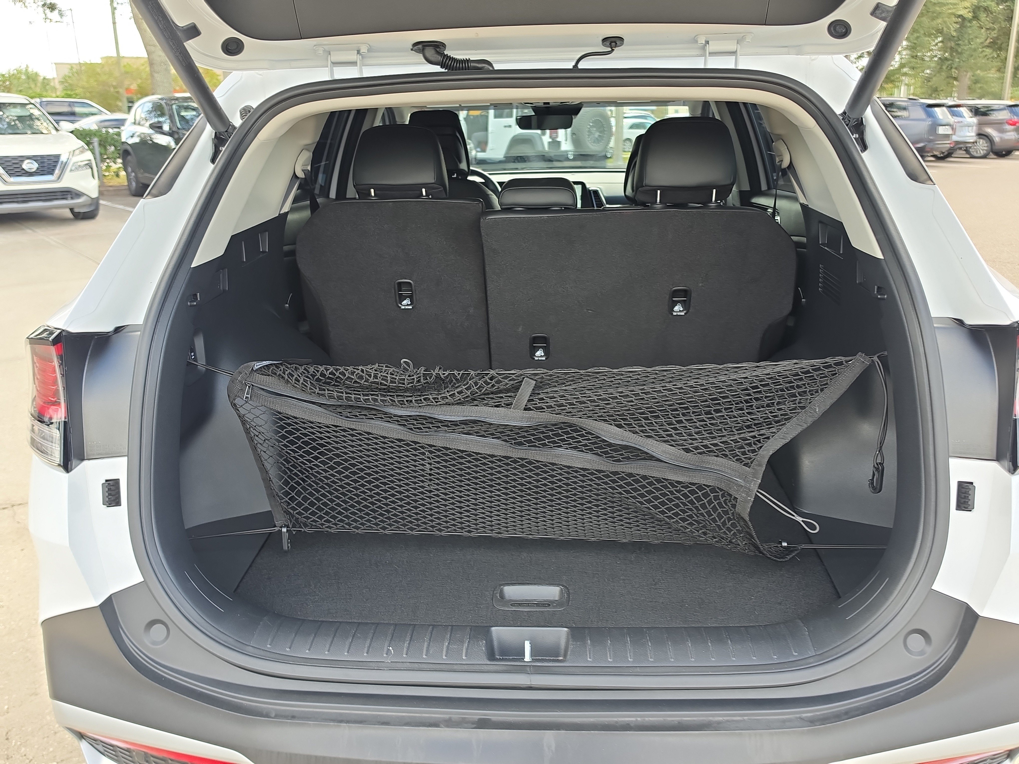 Certified 2025 Kia Sportage EX w/ Premium Package FWD image 10