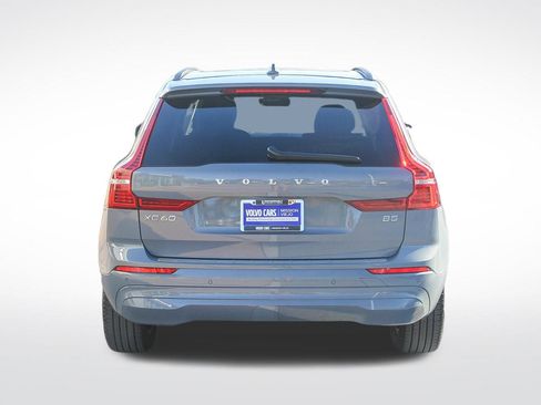 Used 2023 Volvo XC60 B5 Core w/ Climate Package image 9