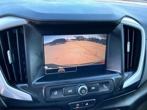 Used 2024 GMC Terrain SLE image 27