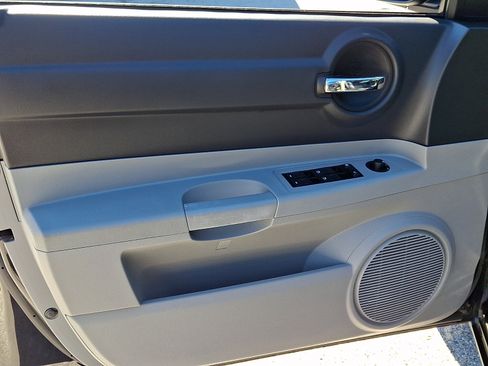 Used 2006 Dodge Charger SRT8 w/ SRT Option Group II RWD image 13