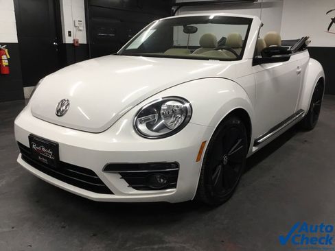 Used 2013 Volkswagen Beetle 2.0T image 5