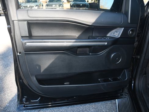 Used 2021 Ford Expedition Max XLT image 10