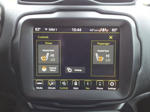 Certified 2022 Jeep Renegade Trailhawk w/ Sun/Sound Group AWD/4WD image 16