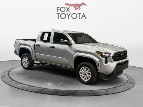 Used 2025 Toyota Tacoma SR AWD/4WD image 8