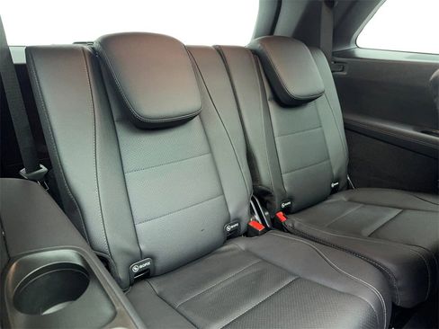 Used 2025 Mercedes-Benz GLS 450 4MATIC image 48