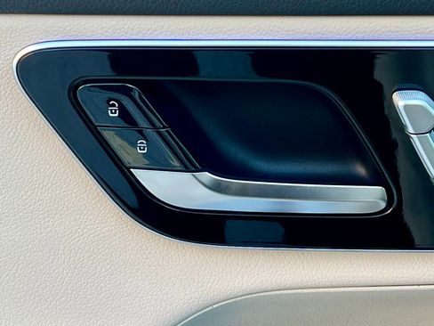 Certified 2026 Mercedes-Benz GLC 300 4MATIC image 32