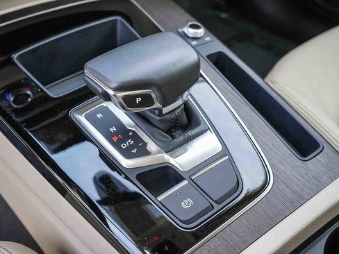 Used 2023 Audi Q5 2.0T Premium w/ Convenience Package image 27