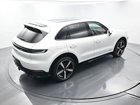 Certified 2026 Porsche Cayenne GTS image 40