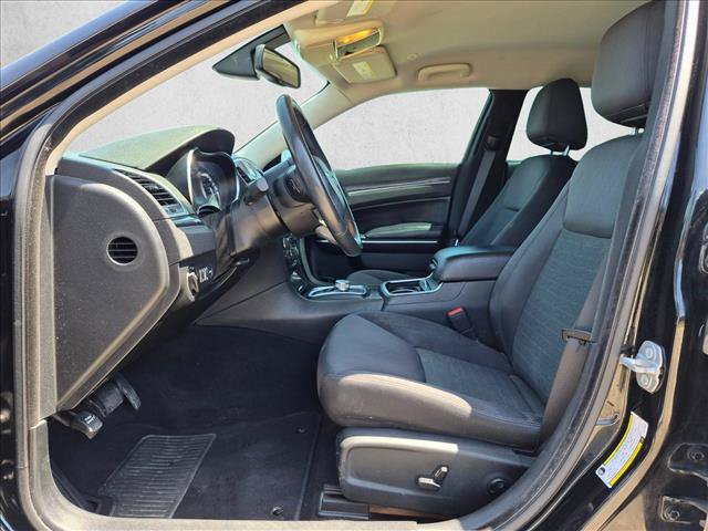 Used 2020 Chrysler 300 Touring w/ Sport Appearance Package RWD image 16