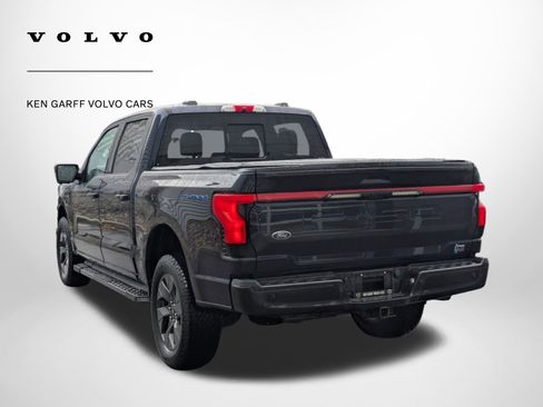 Used 2022 Ford F150 Lightning Lariat image 5