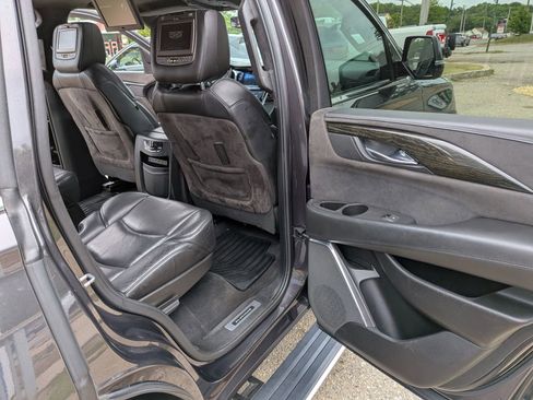 Used 2017 Cadillac Escalade Platinum AWD/4WD image 51