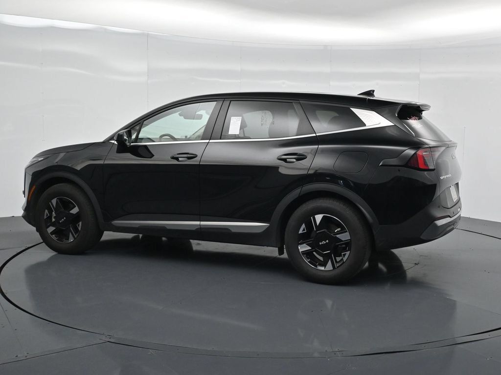 Used 2026 Kia Sportage LX FWD image 5