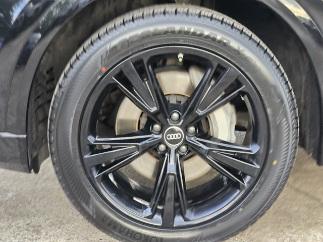 Used 2023 Audi Q8 Premium AWD/4WD image 13
