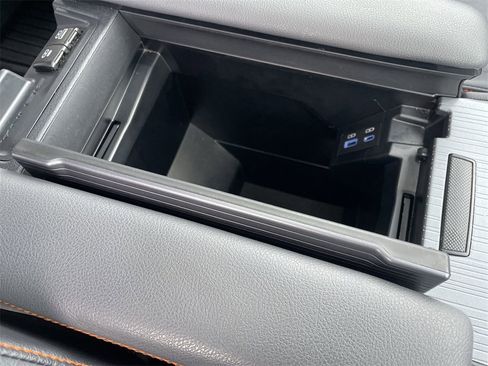 Used 2022 Toyota Sienna XSE image 34