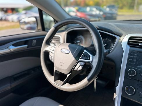 Used 2016 Ford Fusion S image 15