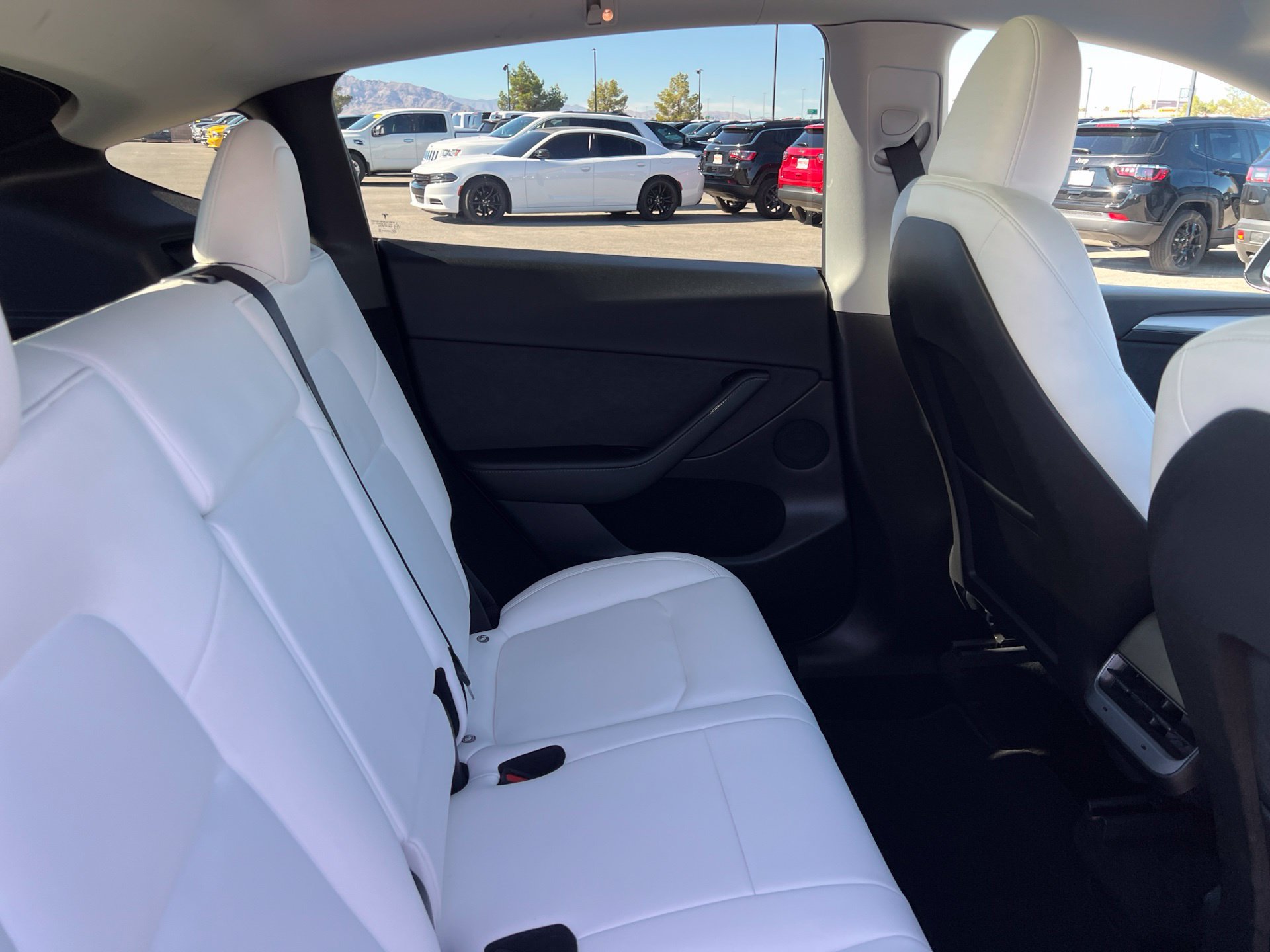 Used 2024 Tesla Model Y Long Range AWD/4WD image 18