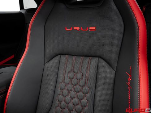 Used 2024 Lamborghini Urus Performante AWD/4WD image 51