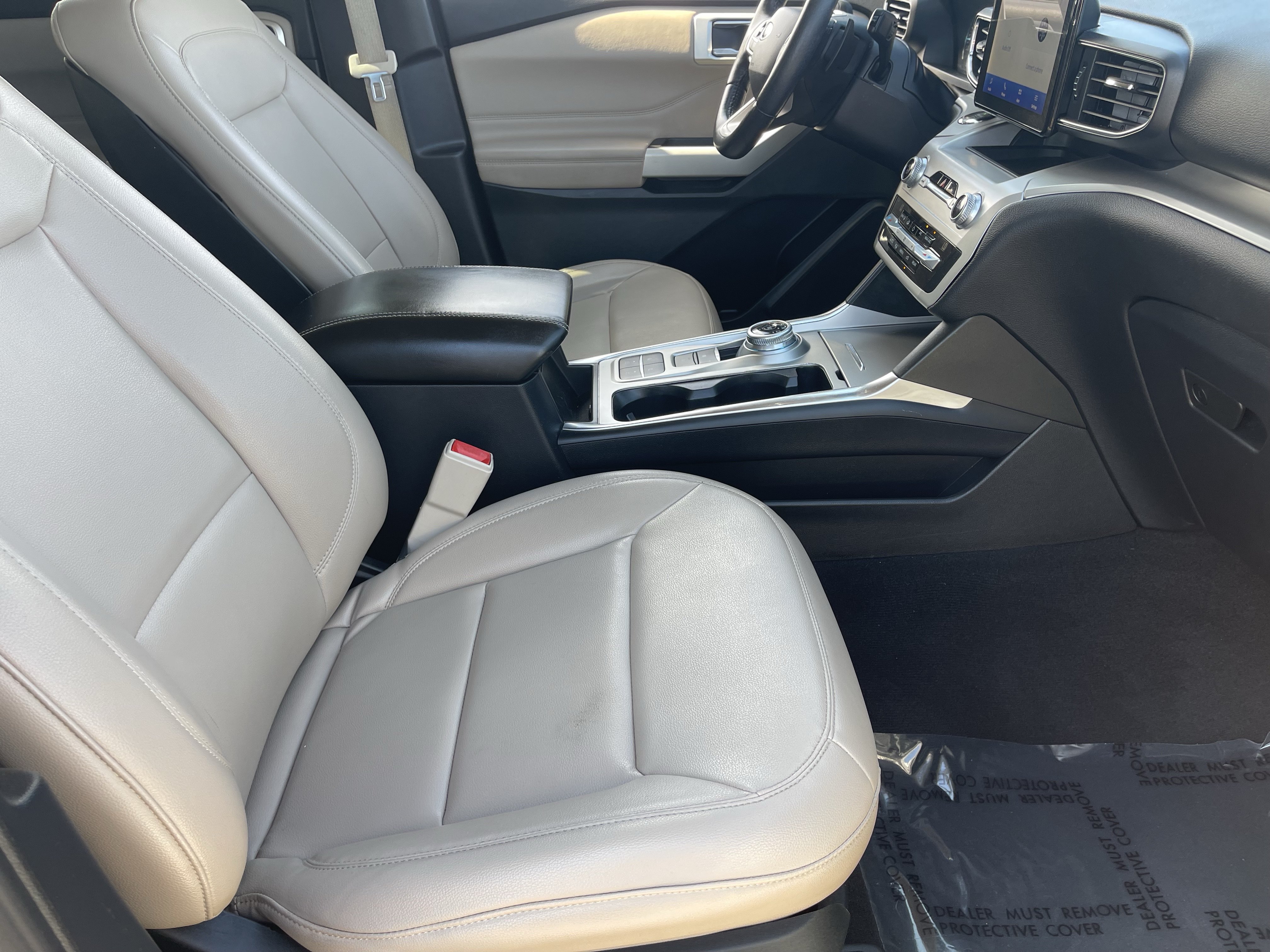 Used 2020 Ford Explorer XLT w/ Equipment Group 202A RWD image 10