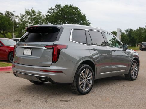 Certified 2025 Cadillac XT6 Premium Luxury w/ Platinum Package AWD/4WD image 4