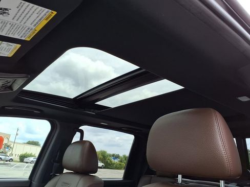Used 2023 Nissan Titan Platinum Reserve w/ Moonroof Package AWD/4WD image 27