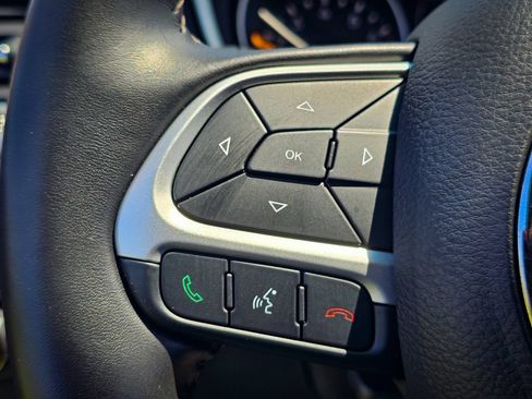 Used 2020 Jeep Compass Latitude AWD/4WD image 17