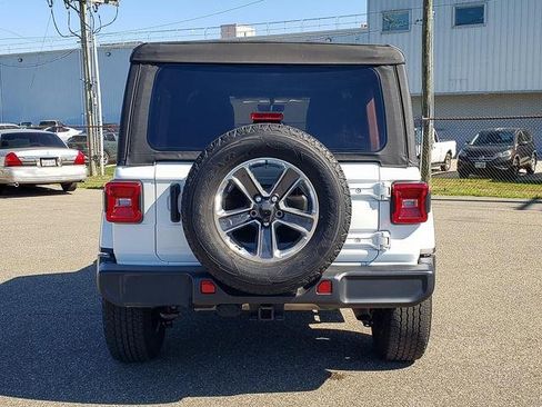 Used 2021 Jeep Wrangler Unlimited Sahara image 6