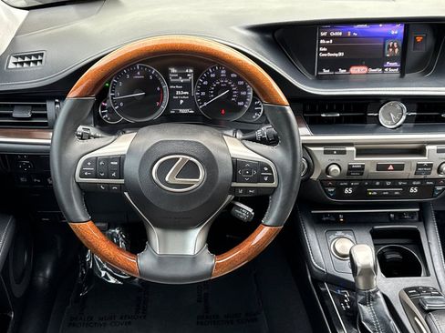 Used 2018 Lexus ES 350 w/ Navigation System Package image 13